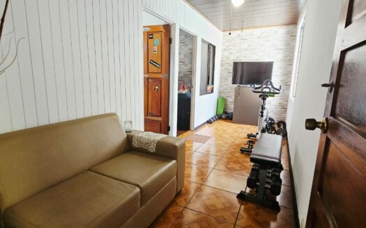 Amplia Casa Comercial En Venta Frente a Plaza Tropicana Con Uso De Suelo Mixto. COD. 144299