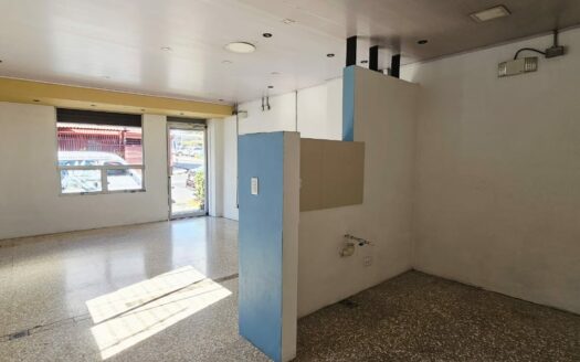 Amplia Casa Comercial En Venta Frente a Plaza Tropicana Con Uso De Suelo Mixto. COD. 144299