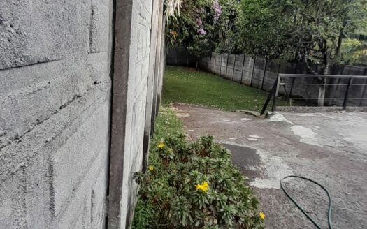 Casa En Venta De Una Planta En San Isidro De Alajuela Con Amplio Terreno de 718 m2. COD.