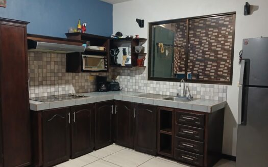 Casa En Venta De Una Planta En San Isidro De Alajuela Con Amplio Terreno de 718 m2. COD.