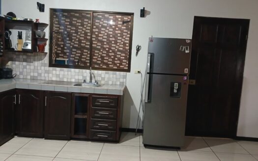 Casa En Venta De Una Planta En San Isidro De Alajuela Con Amplio Terreno de 718 m2. COD.