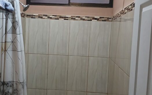 Casa En Venta De Una Planta En San Isidro De Alajuela Con Amplio Terreno de 718 m2. COD.