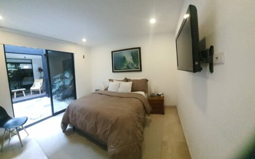 Viva en Escazú Oportunidad de Alquiler !!! Casa espaciosa y con increíbles vistas, en condominio. Cód 145105