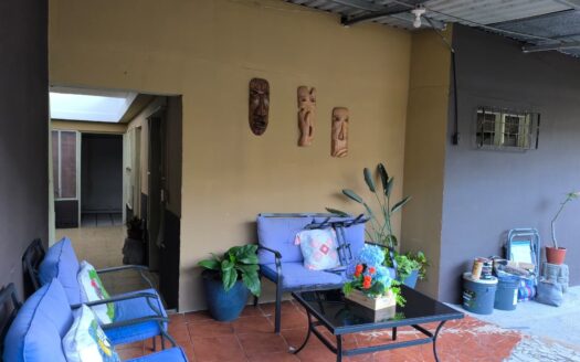 Propiedad para INVERSIÓN PLAYA ESTERILLOS OESTE (La Sirena) a 100 metros de la playa!! 343 m2 OPORTUNIDAD ÚNICA!! (Cod.145162)