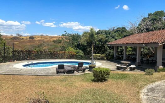 Casa En Venta En La Guácima, Condominio Posada Del Río, Amplio Jardín – Home For Sale In La Guácima, Posada Del Río Condominium, Large Garden.cod.145196