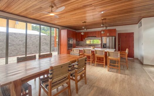 Casa En Venta En Punta Leona, Para Estrenar, A 3 Min De Playa Mantas, Piscina Y Jacuzzi