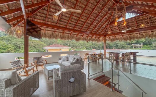 Casa En Venta En Punta Leona, Para Estrenar, A 3 Min De Playa Mantas, Piscina Y Jacuzzi