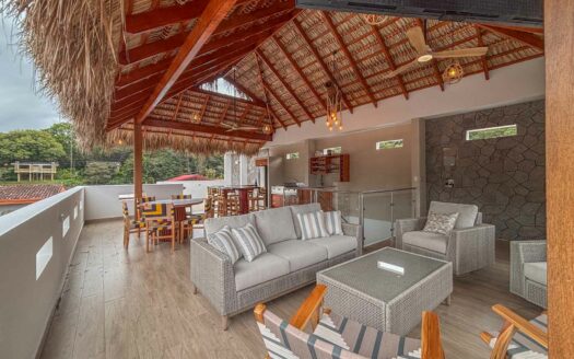 Casa En Venta En Punta Leona, Para Estrenar, A 3 Min De Playa Mantas, Piscina Y Jacuzzi