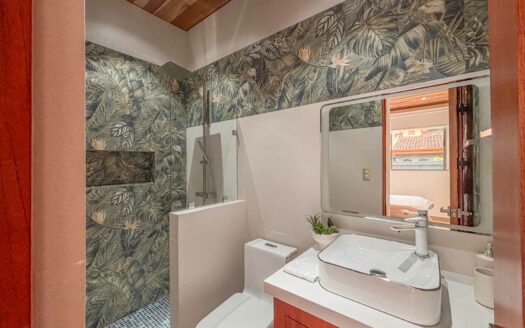 Casa En Venta En Punta Leona, Para Estrenar, A 3 Min De Playa Mantas, Piscina Y Jacuzzi