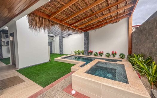 Casa En Venta En Punta Leona, Para Estrenar, A 3 Min De Playa Mantas, Piscina Y Jacuzzi