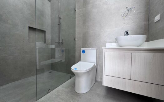 Tres Ríos: Casa a Estrenar en Condominio con Espectacular Rooftop con Vista + 3 Habitaciones Todas con Baño. #146290