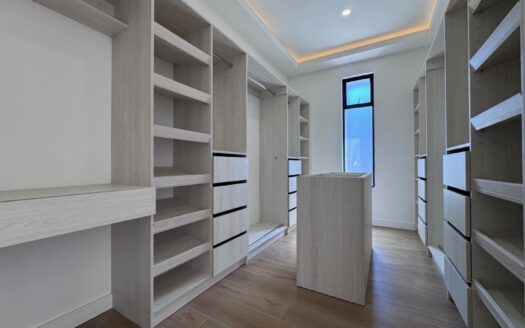 Tres Ríos: Casa a Estrenar en Condominio con Espectacular Rooftop con Vista + 3 Habitaciones Todas con Baño. #146290