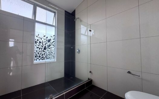 Guayabos de Curridabat: Casa en Pequeño Condominio con Vista a la Ciudad. Haga su Oferta! #147596