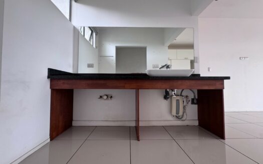 Guayabos de Curridabat: Casa en Pequeño Condominio con Vista a la Ciudad. Haga su Oferta! #147596