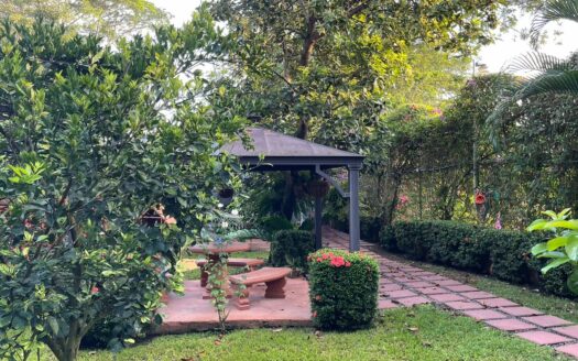 Exclusivo Mini Hotel Boutique en Jacó – Propiedad de Inversión Llave en Mano con Alta Rentabilidad Cod. 147283