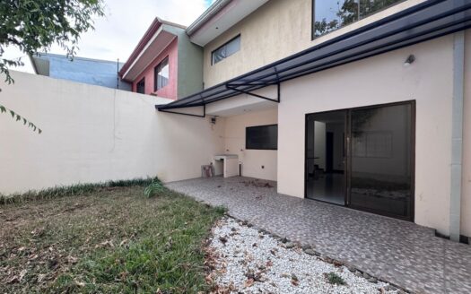 Tres Ríos: Casa en Residencial Monserrat Rebajada con Financiamiento Especial. #147575