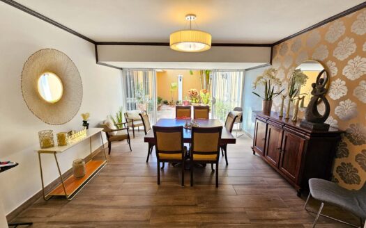 Venta de casa de 2 niveles. Cerca del Mall de la Ribera(Belén) Con cuarto de servicio en primer nivel + (3hab-2.5 baños-2 parqueos) Cod. 146349