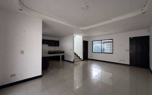 Tres Ríos: Casa en Residencial Monserrat Rebajada con Financiamiento Especial. #147575