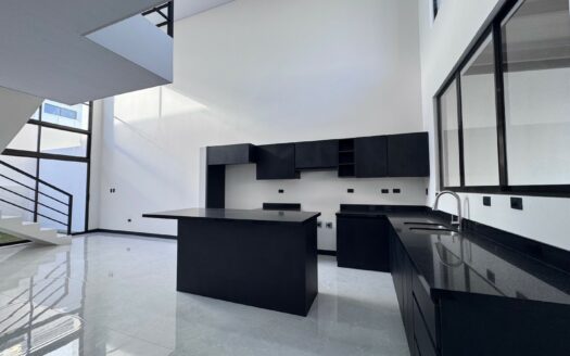 Tres Ríos: Estrene Casa en Condominio con 3 Habitaciones + 3 Parqueos. #146350