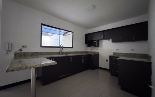 Tres Ríos: Casa en Residencial Monserrat Rebajada con Financiamiento Especial. #147575