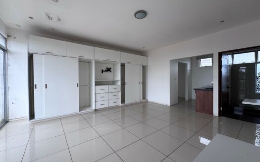 Guayabos de Curridabat: Casa en Pequeño Condominio con Vista a la Ciudad. Haga su Oferta! #147596