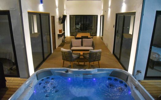 Casa Nueva de 178 m² con 4 HB a 5 min Santa Cruz COD:147310