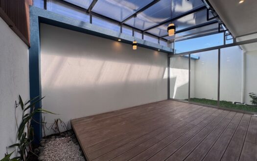 Tres Ríos: Casa en Condominio con 4 Habitaciones + 3 Parqueos + Separación Lateral. #146205