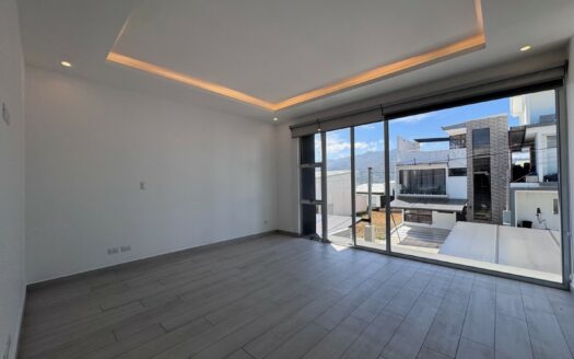 Tres Ríos: Casa en Condominio con 4 Habitaciones + 3 Parqueos + Separación Lateral. #146205