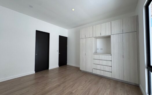 Tres Ríos: Casa a Estrenar en Condominio con Espectacular Rooftop con Vista + 3 Habitaciones Todas con Baño. #146290