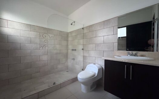 Tres Ríos: Casa en Residencial Monserrat Rebajada con Financiamiento Especial. #147575