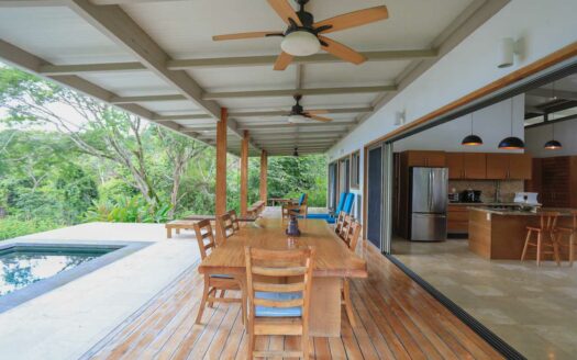 Villa con Vista al Mar + Guest House en 5.426 m² a 5 Min de Playa Santa Teresa 🌊 COD:147057