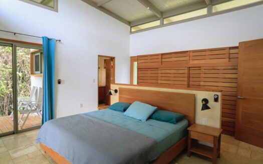 Villa con Vista al Mar + Guest House en 5.426 m² a 5 Min de Playa Santa Teresa 🌊 COD:147057