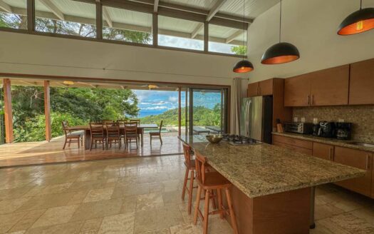 Villa con Vista al Mar + Guest House en 5.426 m² a 5 Min de Playa Santa Teresa 🌊 COD:147057