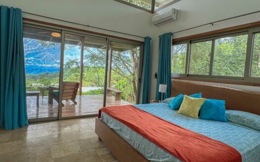 Villa con Vista al Mar + Guest House en 5.426 m² a 5 Min de Playa Santa Teresa 🌊 COD:147057