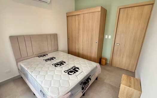 Casa Moderna con Piscina Privada y Entrega Inmediata en Condominio Arenas, Herradura Cod. 147500