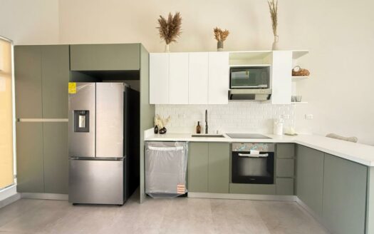 Casa Moderna con Piscina Privada y Entrega Inmediata en Condominio Arenas, Herradura Cod. 147500