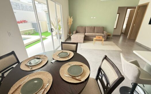 Casa Moderna con Piscina Privada y Entrega Inmediata en Condominio Arenas, Herradura Cod. 147500