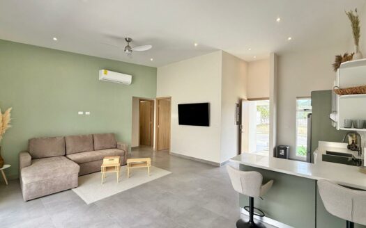 Casa Moderna con Piscina Privada y Entrega Inmediata en Condominio Arenas, Herradura Cod. 147500