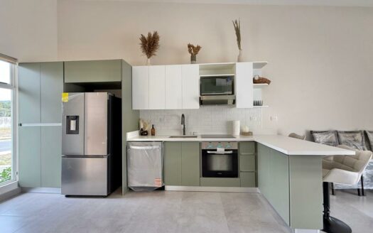 Casa Moderna con Piscina Privada y Entrega Inmediata en Condominio Arenas, Herradura Cod. 147500