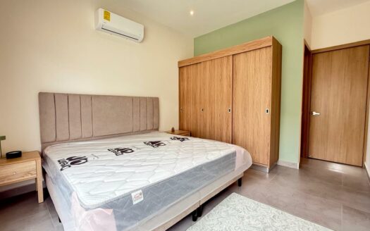 Casa Moderna con Piscina Privada y Entrega Inmediata en Condominio Arenas, Herradura Cod. 147500