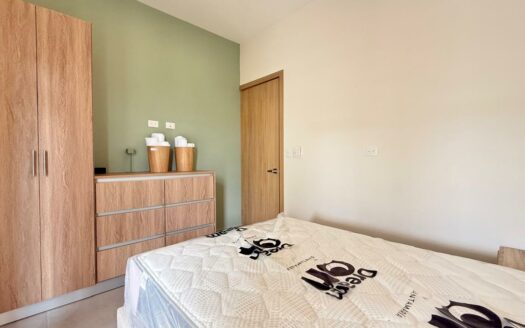 Casa Moderna con Piscina Privada y Entrega Inmediata en Condominio Arenas, Herradura Cod. 147500