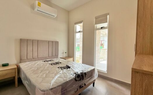 Casa Moderna con Piscina Privada y Entrega Inmediata en Condominio Arenas, Herradura Cod. 147500