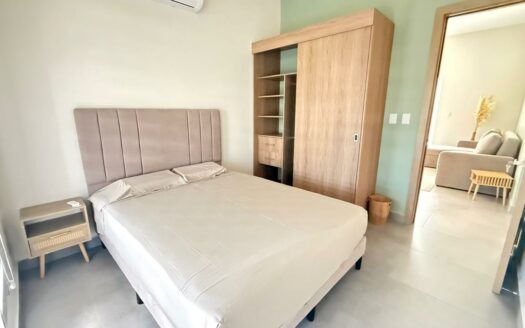 Casa Moderna con Piscina Privada y Entrega Inmediata en Condominio Arenas, Herradura Cod. 147500