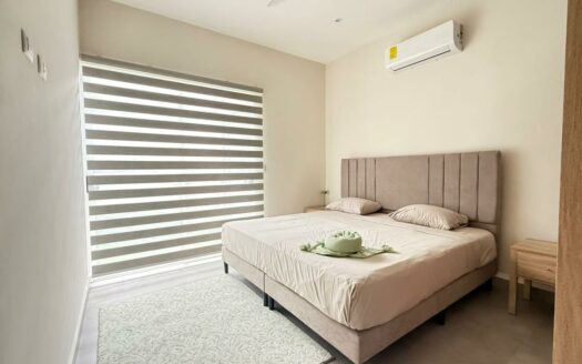 Casa Moderna con Piscina Privada y Entrega Inmediata en Condominio Arenas, Herradura Cod. 147500