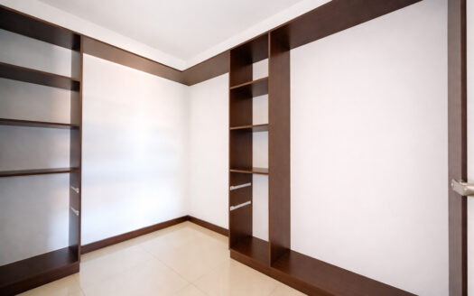 Remate Bancario!!! Oportunidad de Hermosa Casa en Exclusivo Condominio en San Vicente de Moravia COD 146414