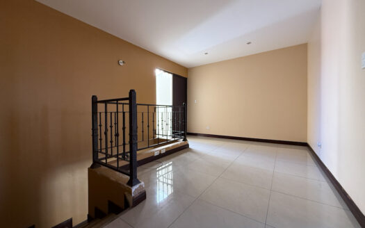 Remate Bancario!!! Oportunidad de Hermosa Casa en Exclusivo Condominio en San Vicente de Moravia COD 146414