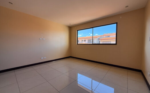 Remate Bancario!!! Oportunidad de Hermosa Casa en Exclusivo Condominio en San Vicente de Moravia COD 146414