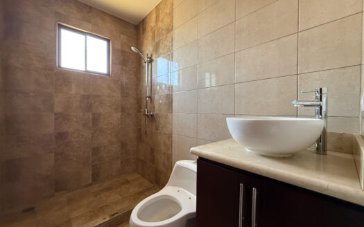 Remate Bancario!!! Oportunidad de Hermosa Casa en Exclusivo Condominio en San Vicente de Moravia COD 146414