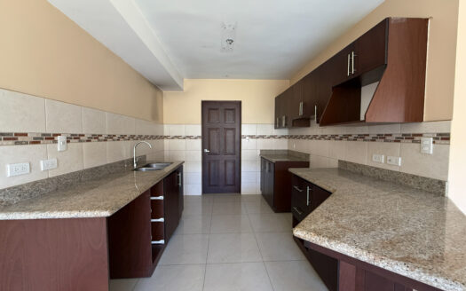 Remate Bancario!!! Oportunidad de Hermosa Casa en Exclusivo Condominio en San Vicente de Moravia COD 146414