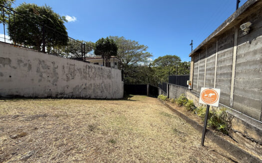 Remate Bancario!!! Oportunidad de Hermosa Casa en Exclusivo Condominio en San Vicente de Moravia COD 146414